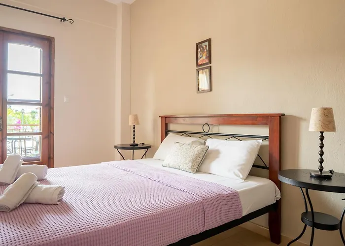 Effie Rooms